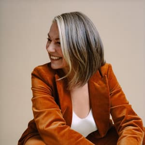 estherperelofficial profile picture