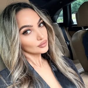 farnoosh_deaver profile picture