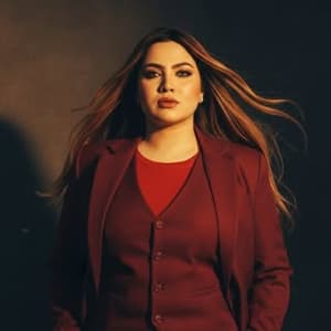 glamfam_anumzeeshan profile picture
