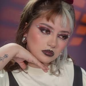 helenariot profile picture