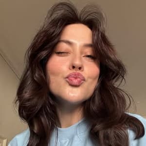lucymneville profile picture