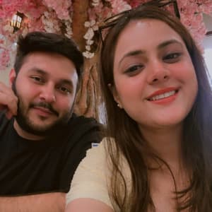 parulandpratikvlogs profile picture