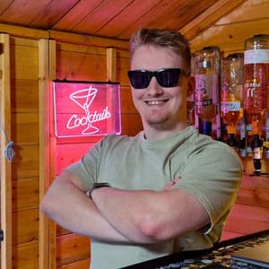 travel-benmordecai profile picture